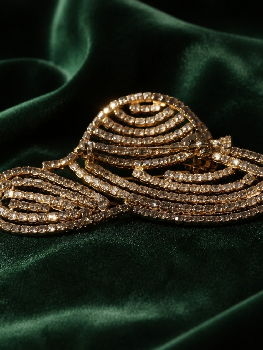 Vintage OTC Red Hat Lady Society Rhinestone Pin Brooch - Picture 2 of 2